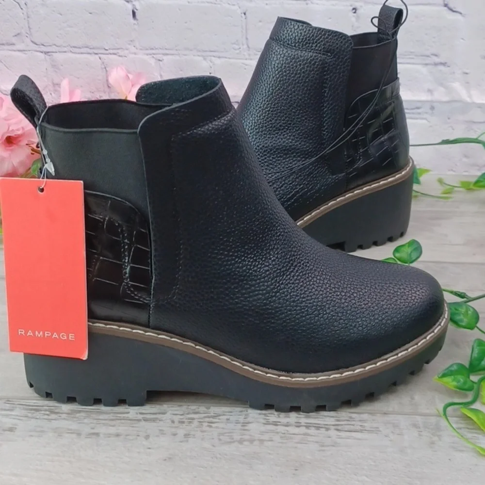 Rampage Sacha Wedge Boot NWT